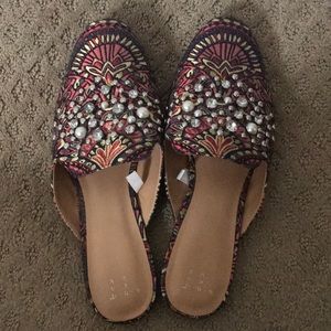 A New Day size 9.5 GORGEOUS slides